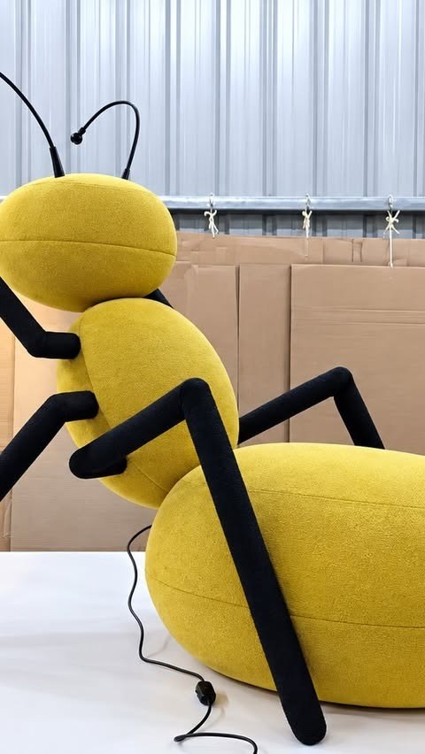 'Chitti the Lounger' Ant-Shaped Novelty Chair